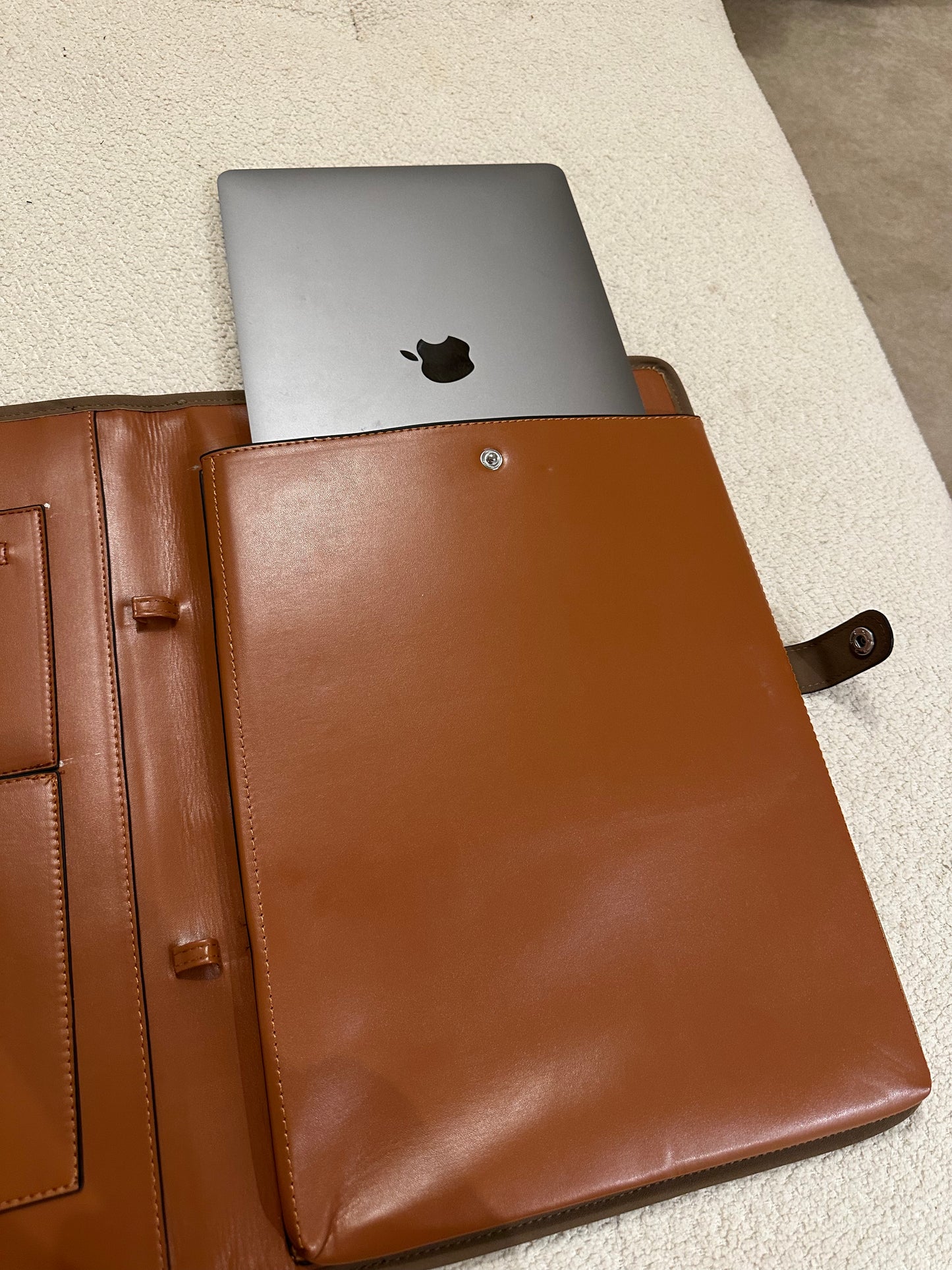 Cream & Black Carry-All Laptop Organiser