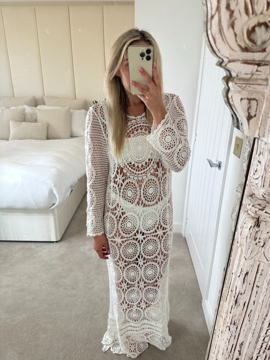 White Long Sleeve Embroidery Dress