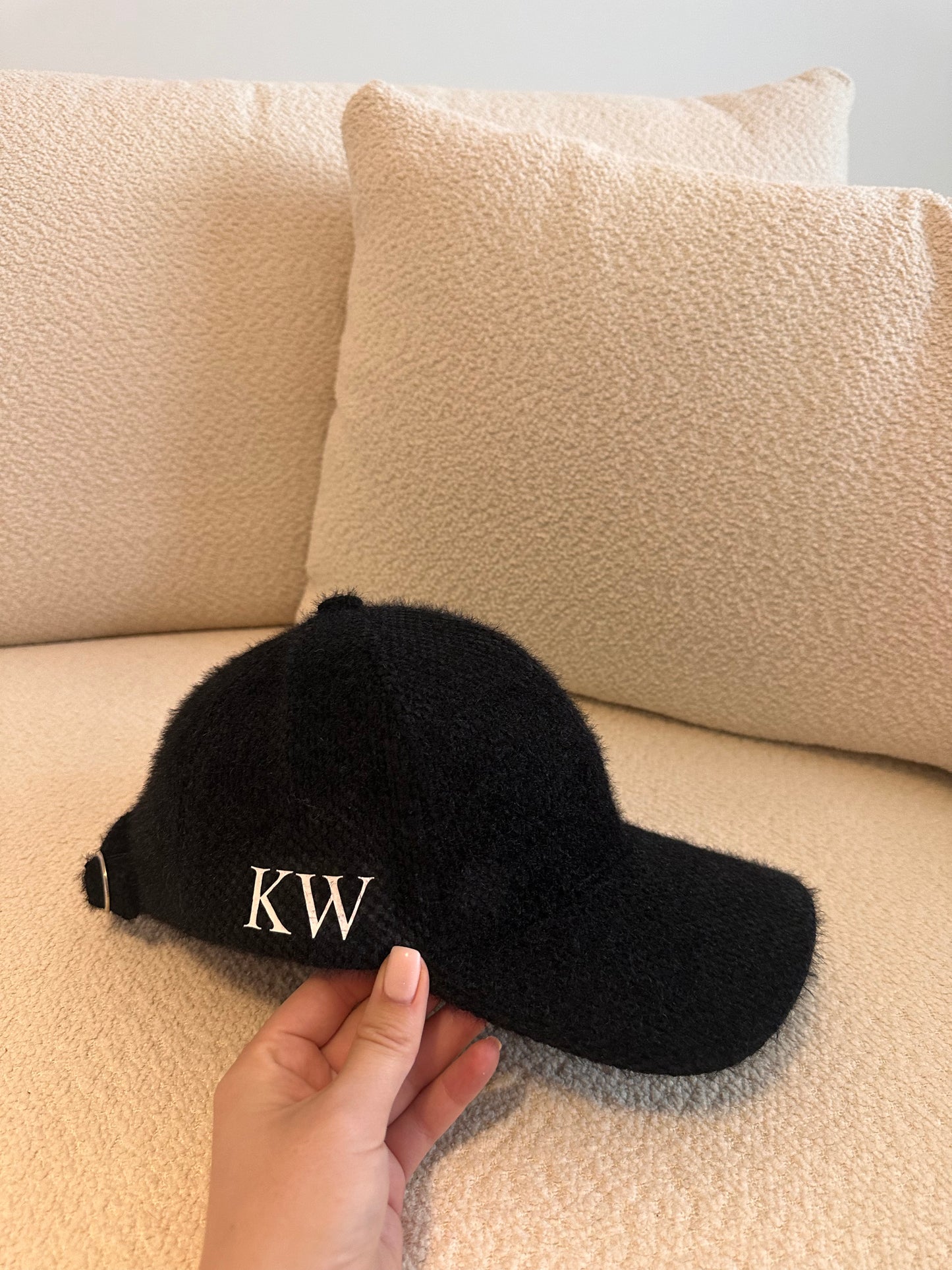 Black Boucle Cap